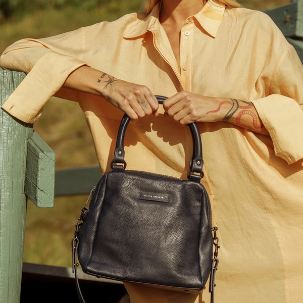 Last Mountains- Black & Tan